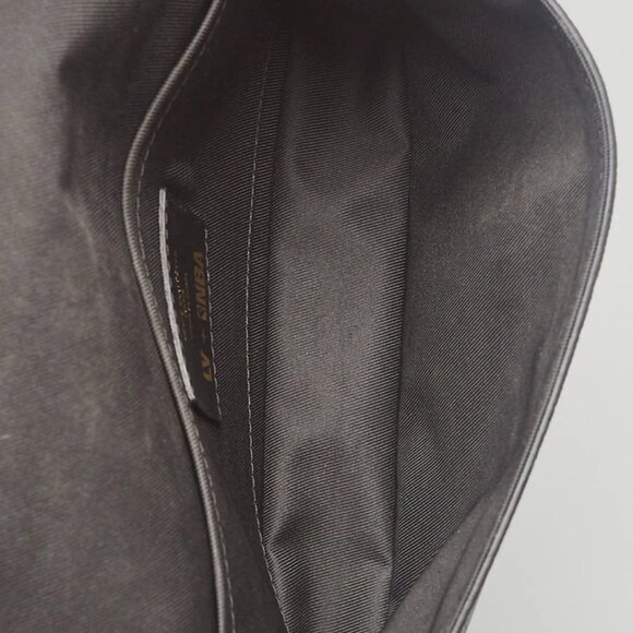 Louis Vuitton x NBA Black Monogram Leather Printed Messenger Bag - Picture 10 of 11